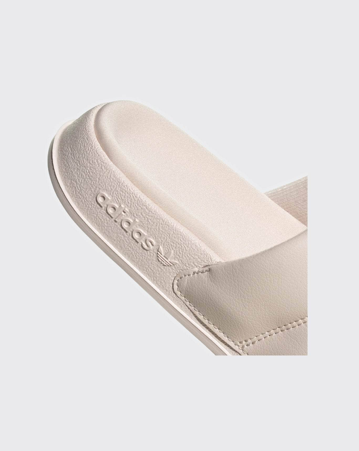 adidas adilette essential