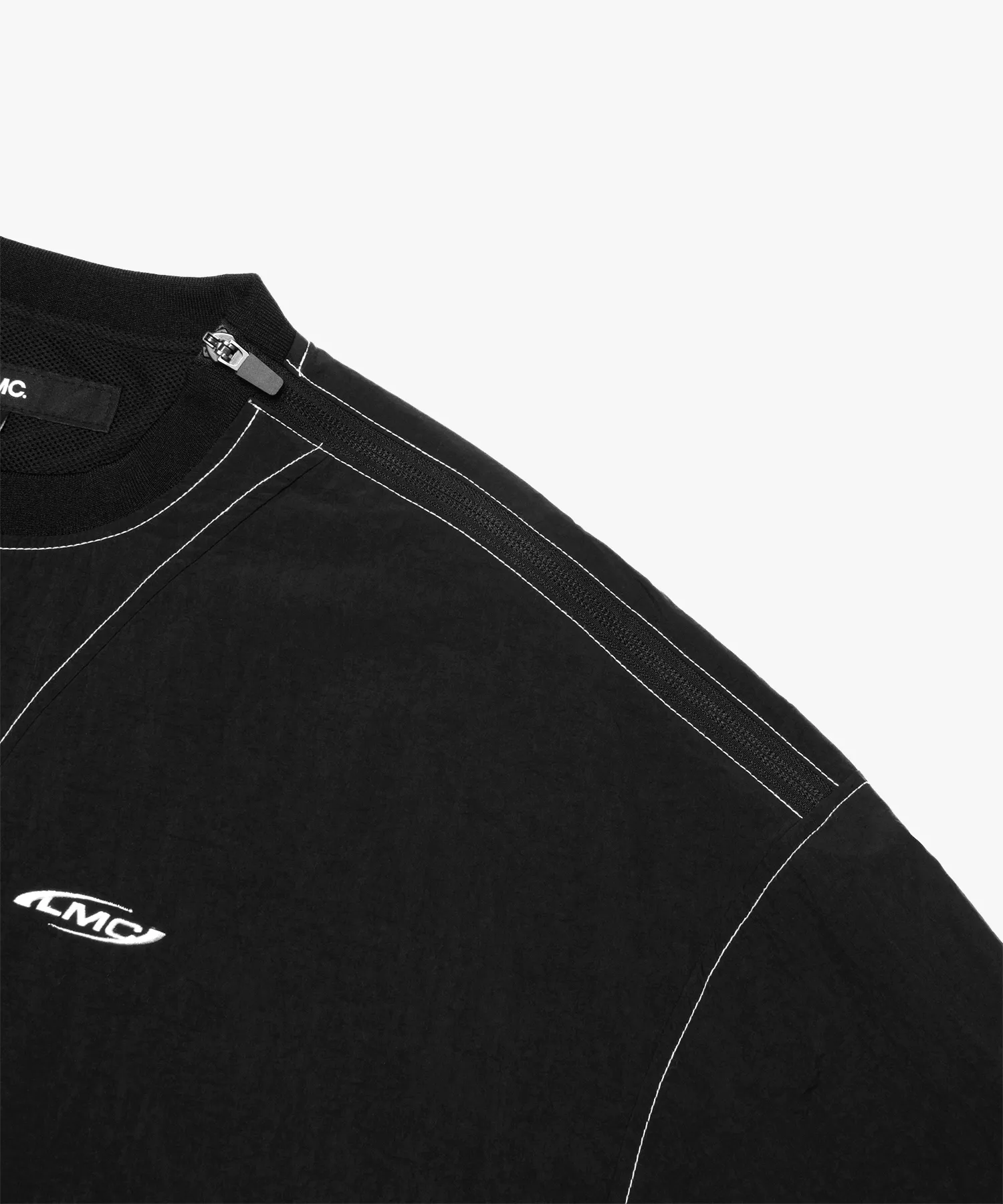 LMC  |[ LMC ]★ACTIVE GEAR NYLON CURVED DART CREWNECK